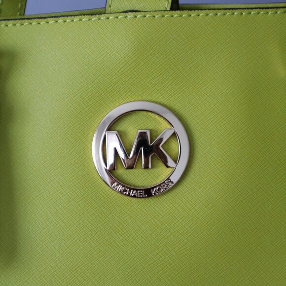 Michael Kors Apple green Jet Set Tote - Picture 3 of 10